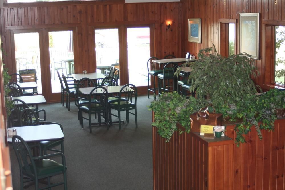 Adams Lake Pub: 5365 E 620 S, Wolcottville, IN 46795